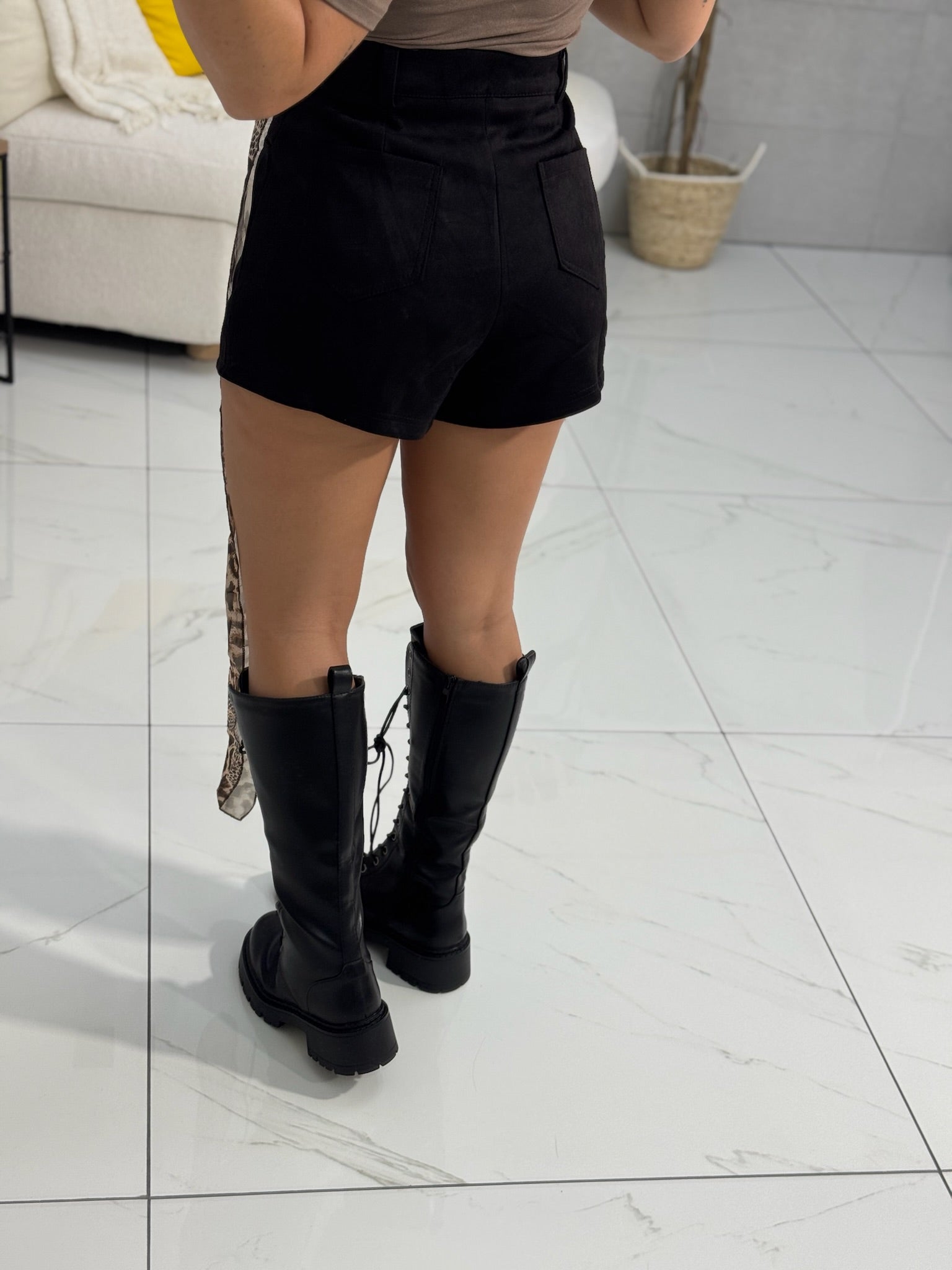 Shorts Suede